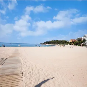  Apartment Seahomes Vacations, Beach&pool, In Fenals Spain